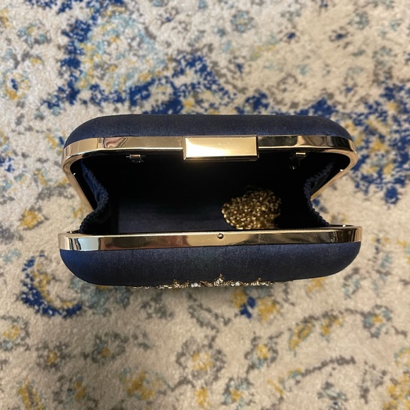 Embellished Clutch Handbag with optional chain - Picture 9 of 10